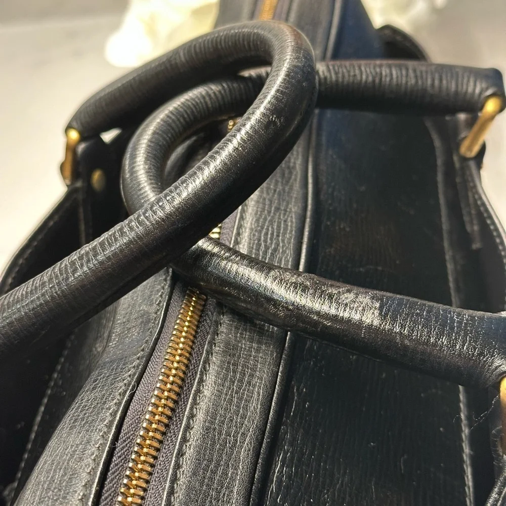 Burberrys Elegant Black Leather Unisex Business Bag EUC